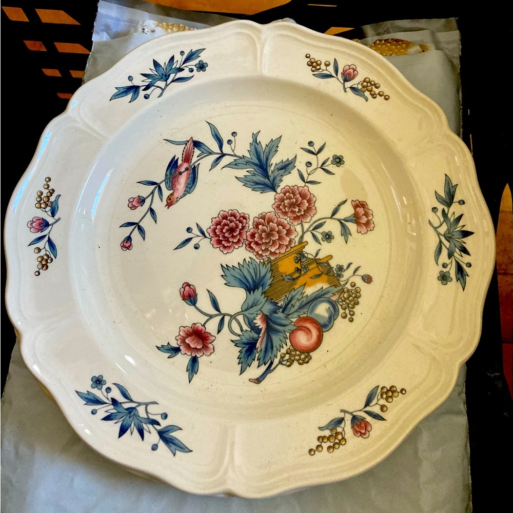 Estate auction 4 Ea. Williamsburg Wedgewood Potpourri 8” Plates Salad / Dessert